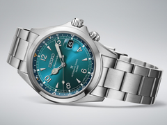 El Seiko Prospex Alpinist (número de modelo SPB507, en la foto) tiene una esfera azul. Los otros dos modelos tienen la esfera negra y verde. (Fuente de la imagen: Seiko)