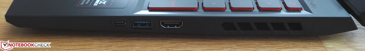 Derecha: USB-C, USB-A, HDMI
