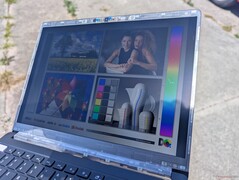 Al aire libre, bajo la luz del sol
