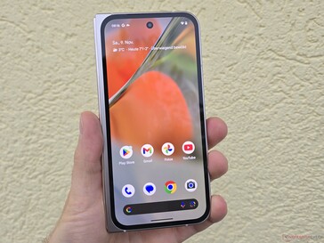 Revisión del Google Pixel 9 Pro Fold. (Fuente de la imagen: Marcus Herbrich)