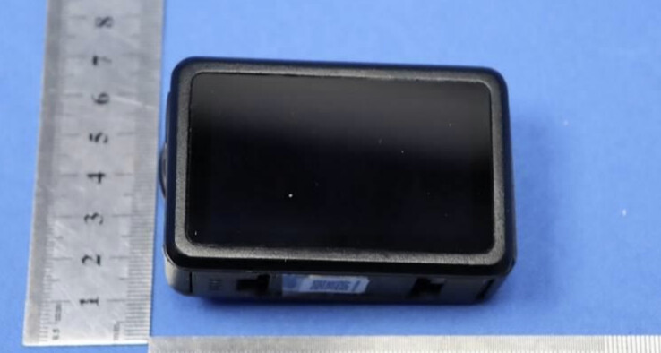 Un prototipo del DJI Osmo Action 6 por detrás. (Fuente de la imagen: FCC)