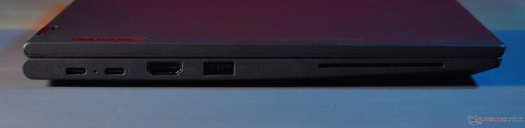 Izquierda: 2x Thunderbolt 4, HDMI, USB A 3.2 Gen 1