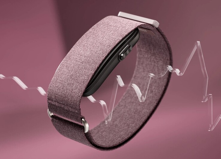 Hay un botón en uno de los laterales del Garmin CIRQA.