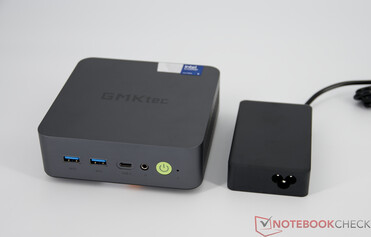 GMKtec NucBox K17 con fuente de alimentación (20 V; 5 A)