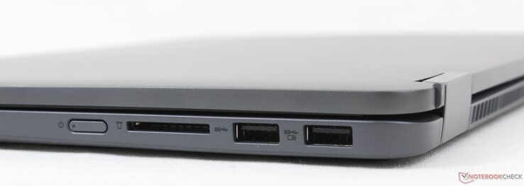 A la derecha: Botón de encendido, lector de tarjetas SD, 2x USB-A 3.2 Gen. 1