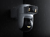 La Smart Solar Camera 4 Pro Dual-Camera Edition ya está disponible para su compra. En la imagen: una fotografía promocional en la que destaca la clasificación IP66.