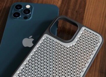 Equipa a tu iPhone 12 Pro con su propio rascador de queso. (Fuente: Yanko Design)