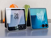 Samsung Galaxy Z Flip7 (derecha) comparado con el Flip7 FE (izquierda)