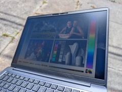 Al aire libre, bajo la luz del sol