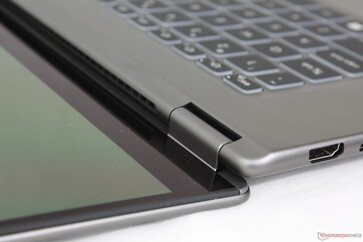La tapa sólo puede casi los 180 grados completos a diferencia del XPS 16