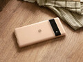 Algunas carcasas de los Pixel 6 y Pixel 6 Pro están envejeciendo mal, apenas unos meses después de su lanzamiento. (Fuente de la imagen: Google)