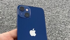 Apple Se ha filtrado un supuesto prototipo del iPhone 13 mini, cuya fecha de lanzamiento parece estar fijada para el 17 de septiembre de 2021