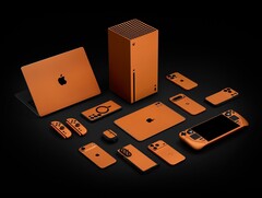 La skin Dbrand Cosmic Orange está disponible para una amplia gama de dispositivos. (Fuente de la imagen: Dbrand)
