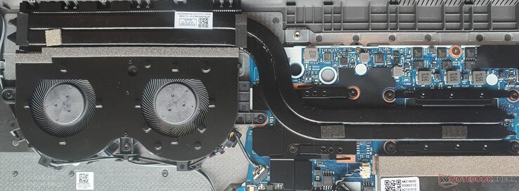 La CPU y la dGPU deberían agradecer los dos ventiladores de tamaño medio y los dos tubos de calor.