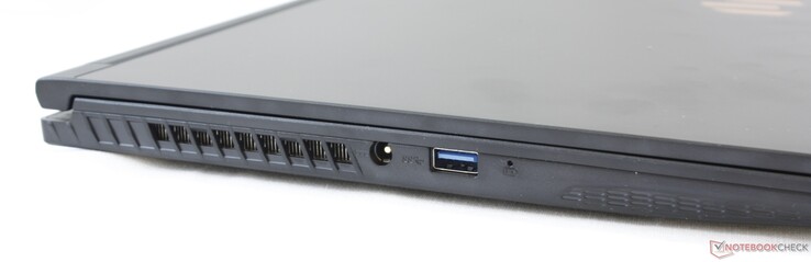 Izquierda: adaptador de CA, USB 3.2 Tipo A