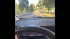 Prueba del niño Tesla FSD (imagen: Carmine's/YouTube)