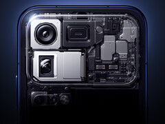 Los teléfonos Xiaomi 18 Pro vendrán equipados con una cámara principal y un teleobjetivo de 200 MP. En la imagen: una fotografía promocional que muestra el hardware interno de la cámara.