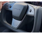 Tesla ofrece el nuevo volante Yoke para el Model S y el Model X (imagen: Tesla / @dkrasniy, X-App)