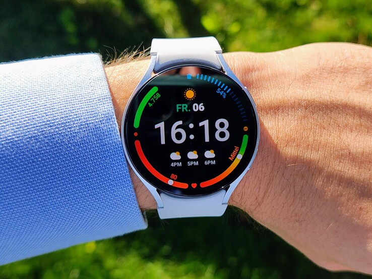 El Samsung Galaxy Watch6 también es fácil de leer bajo la luz del sol.