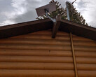 Soporte estándar para antena parabólica en tejado.