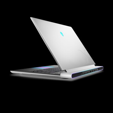 Puertos Alienware x16 R2 (imagen vía Dell)