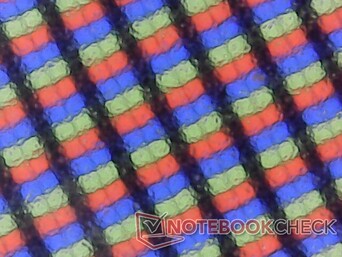 A diferencia de la mayoría de los otros portátiles Gram, el Gram Book 15 se entrega con un panel mate en lugar de uno brillante