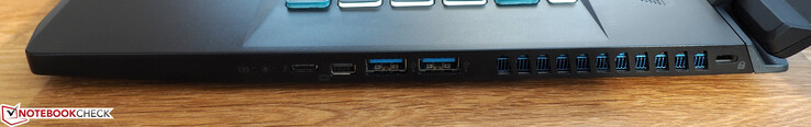 Lado derecho: Thunderbolt 3, mini-DisplayPort, 2x USB-A 3.0, cerradura Kensington