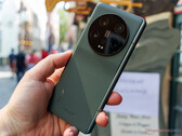 El Xiaomi 13 Ultra ha llegado a Europa en acabados Verde Oliva y Negro Ultra. (Fuente de la imagen: NotebookCheck)