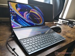 Todos los portátiles Asus Zenbook, por muy caros que sean, tienen lectores de tarjetas SD bastante más lentos que los Dell XPS o HP Spectre