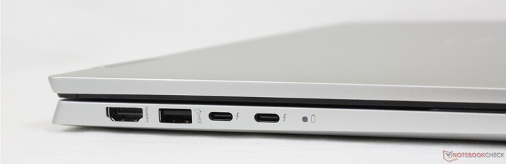 Izquierda: HDMI 1.4, USB-A 3.2 Gen. 1, 2x USB-C con Thunderbolt 4 + Power Delivery + DisplayPort