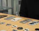 Prototipos del Nothing Phone (3a) mostrados por la empresa. (Fuente de la imagen: Eyal-M en Reddit)