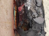 Daños masivos en el OnePlus Nord 2 que ha explotado. (Fuente: Ankur Sharma)