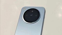 Un &quot;OPPO Find X8&quot; en estado salvaje. (Fuente de la imagen: Compañero de clase Wu Datou vía Weibo)
