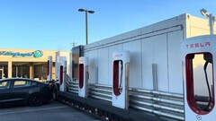 Tesla despliega MegapackChargers para hacer frente a las congestiones navideñas en las estaciones de Supercargadores (Fuente de la imagen: PRNDL por Jordan Golson)