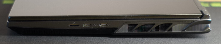 lector de tarjetas microSD, USB tipo C con DisplayPort y PowerDelivery, USB tipo C con Thunderbolt, DisplayPort y PowerDelivery