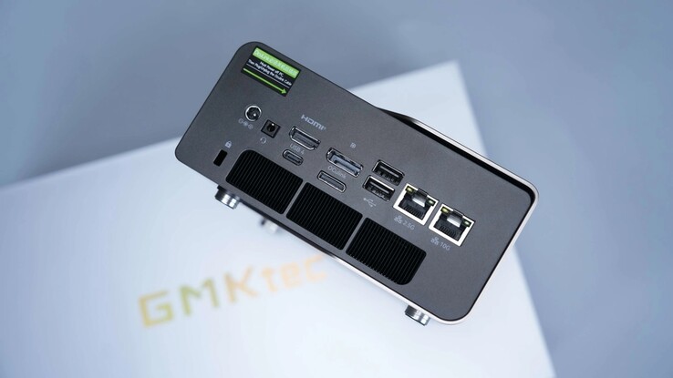 Al igual que su predecesor, el mini PC para juegos GMKtec Evo-T2 cuenta con una saludable serie de puertos.