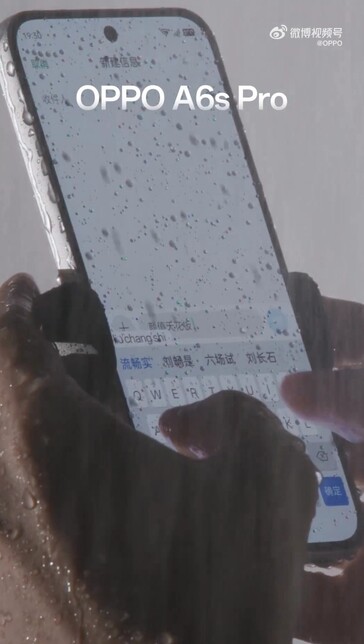 Teléfono Oppo A6s Pro de tacto húmedo.