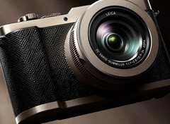 La Panasonic Lumix L10 fotografiada aquí podría enfrentarse pronto a la competencia de Canon.