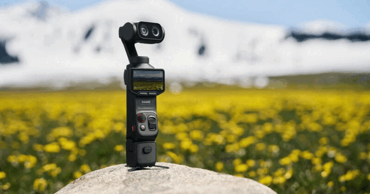 Insta360 Luna Ultra.