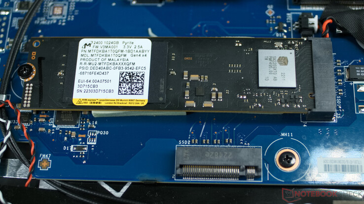 SSD NVMe y ranura M.2 libre (pero inutilizable)