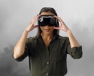 Jugador al que se le ve con unas gafas de realidad virtual Steam Frame
