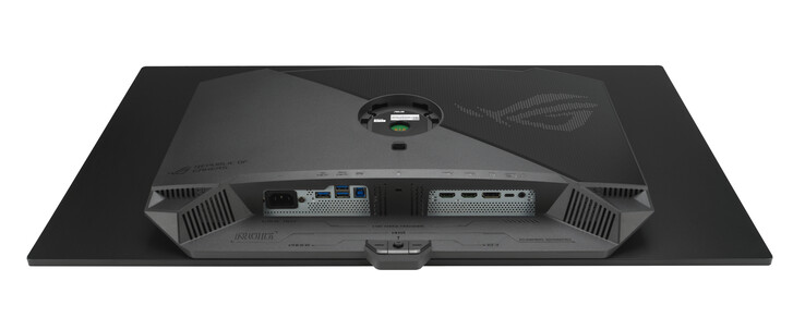 El ROG Swift OLED PG32UCDMR contiene cinco puertos USB, incluyendo una conexión Type-C de 90 W que ofrece DisplayPort Alt Mode. (Fuente de la imagen: Asus)