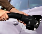 Un adaptador de Porsche para los Supercargadores de Tesla (Fuente de la imagen: Porsche)