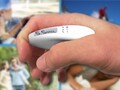 Las lecturas del medidor de glucosa en sangre glucoWISE pueden cargarse en la nube a través del puerto USB de un PC. (Fuente de la imagen: Meta - editado)