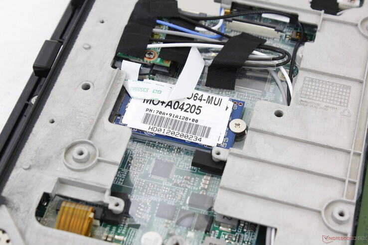 SSD desmontable M.2 2242 SSD. No se admiten más unidades estándar 2280