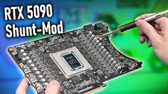 RTX 5090 modificada (fuente de la imagen: canal de YouTube de der8auer)