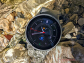 'Levantar para despertar' debería funcionar en todos los smartwatches One UI Watch tras instalar la actualización de este mes. (Fuente de la imagen: NotebookCheck)