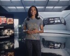 Sarah Bond, presidenta de Xbox, presentando los dispositivos portátiles ROG Xbox Ally (Fuente de la imagen: captura de pantalla, Xbox Gaming YouTube con ediciones)