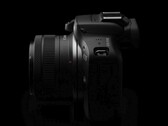La Canon EOS R100 se dirige al mercado de las cámaras sin espejo ultrabaratas con un conjunto de funciones limitadas y un hardware antiguo. (Fuente de la imagen: Canon)