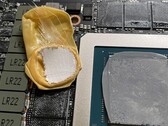 Un guante de dedo pícaro causó picos de temperatura en esta tarjeta GeForce RTX 3090 Founders Edition. (Fuente de la imagen: u/antonyjeweet)